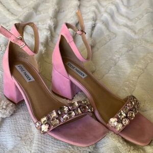 Steve Madden pink suede sandals GUC. Size 8.